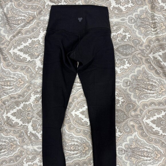 Aritzia TnAction TnaBUTTER Cheeky Hi-Rise Legging - Picture 2 of 6